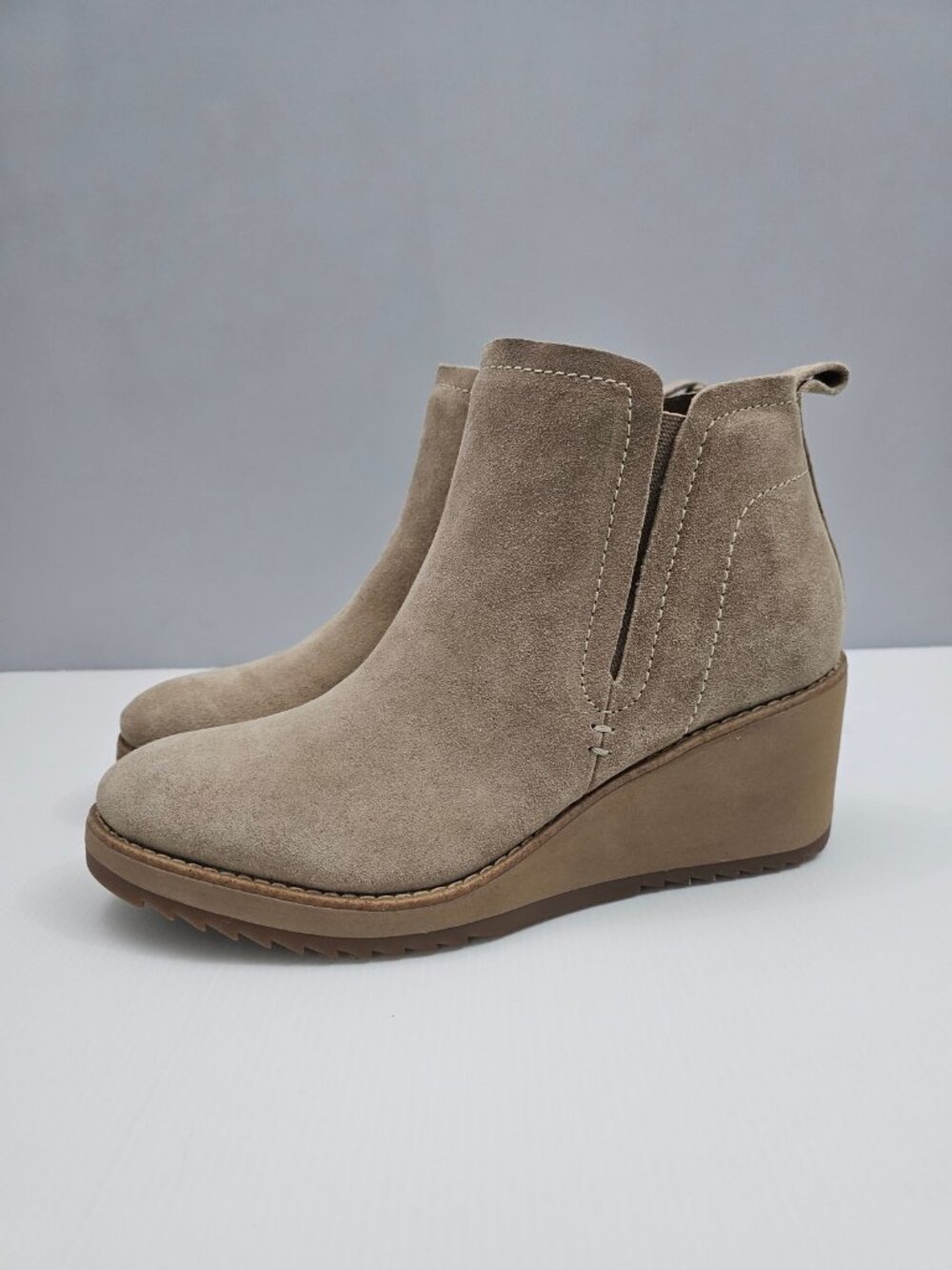 Sofft Emma Chelsea Ankle Boot Womens 11 Wedge Tan Suede Waterproof Platform Fall
